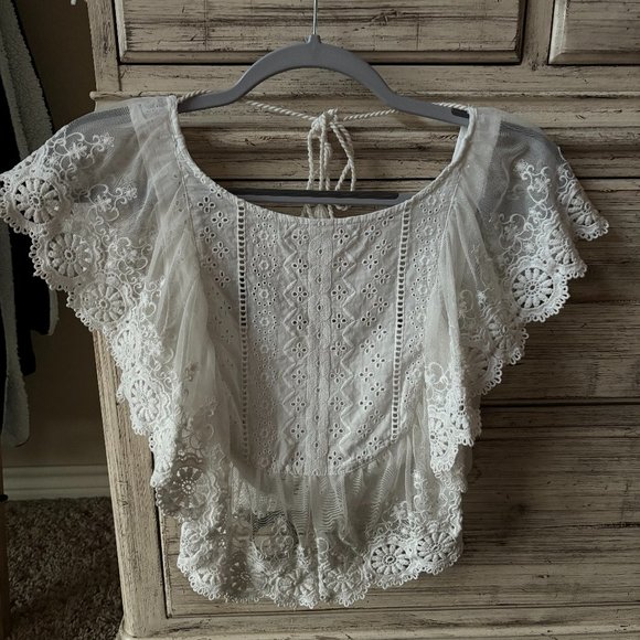 Lace, White open back croptop - Picture 1 of 2